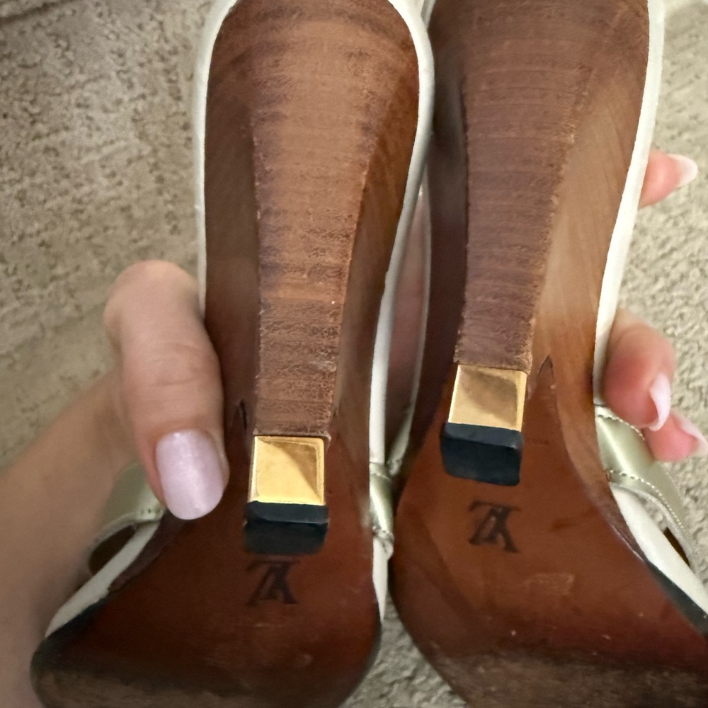 Louis Vuitton Green and Tan Heels - Picture 5 of 8
